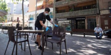 Bajo estricta normativa abren sus puertas los restaurantes en Ciudad de México
