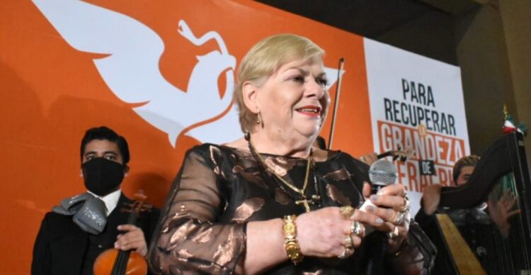 Paquita la del Barrio en su nueva faceta como política