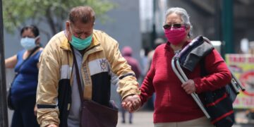 Arranca vacunación de adultos mayores