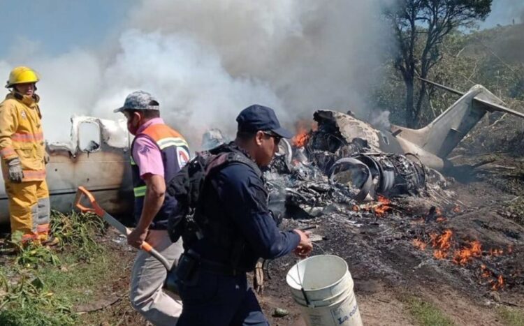 Fuerza aérea mexicana pierde 6 de sus miembros en accidente de aeronave