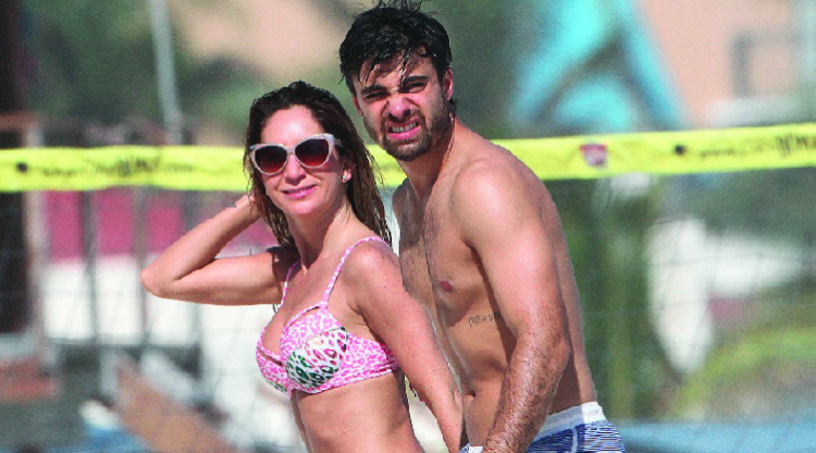 Geraldine Bazán es capturada con su nuevo amor en las playas de México
