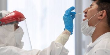 Seis laboratorios en el aeropuerto para prueba PCR incrementan gasto de pasajeros