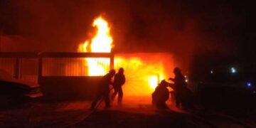 Almacén clandestino de hidrocarburos se incendia en Teoloyucan