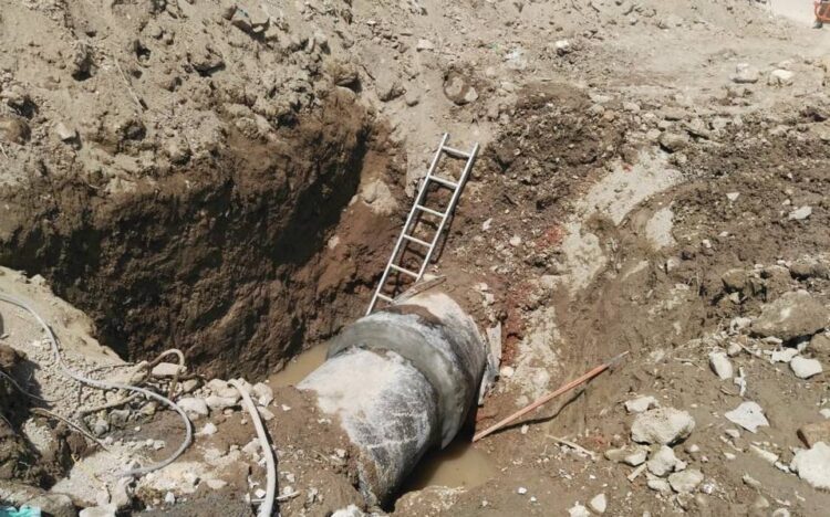 Avería en ducto de agua deja sin el servicio a miles de personas en el valle de México