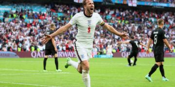 Kane y Sterling ponen a Inglaterra en la siguiente fase