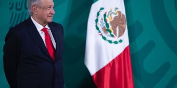 Anuncia AMLO nueva reforma eléctrica