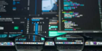 Hackers robaron datos de Apple y Meta haciéndose pasar por funcionarios públicos