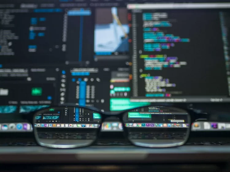 Hackers robaron datos de Apple y Meta haciéndose pasar por funcionarios públicos