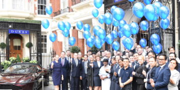 Dukes London celebra más de 110 años en el negocio