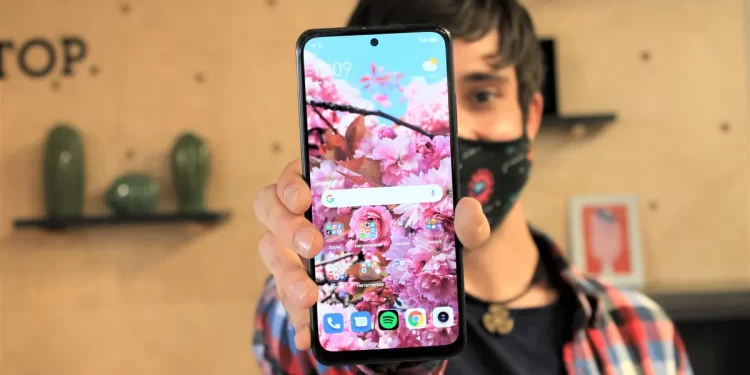 Este es el MEJOR celular BARATO que encontrarás en 2023