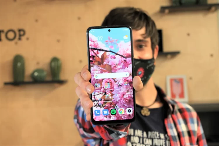 Este es el MEJOR celular BARATO que encontrarás en 2023
