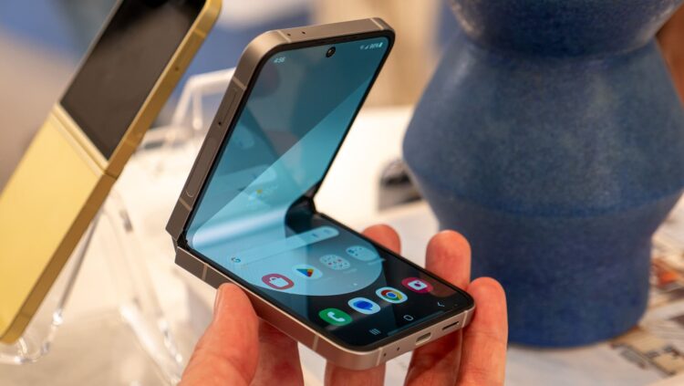 galaxy-z-flip-7-tendra-una-pantalla-mas-grande-de-lo-esperado