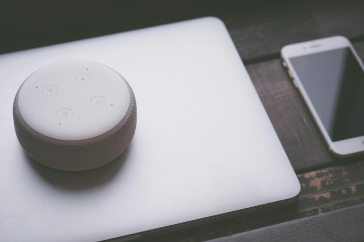 Amazon lanza Alexa+, su asistente mejorado con inteligencia artificial.